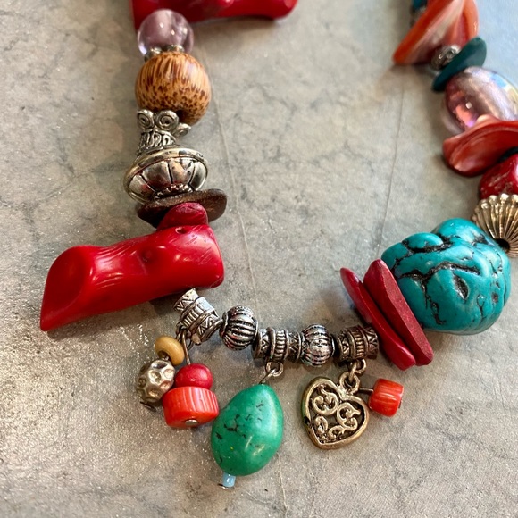 LIKE NEW Gorgeous Luxury Stone Beaded Necklace with Multicolor Colorful Detail - Picture 3 of 5